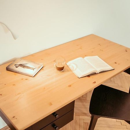 شقة وارسو  في Wilcza Apartament المظهر الخارجي الصورة