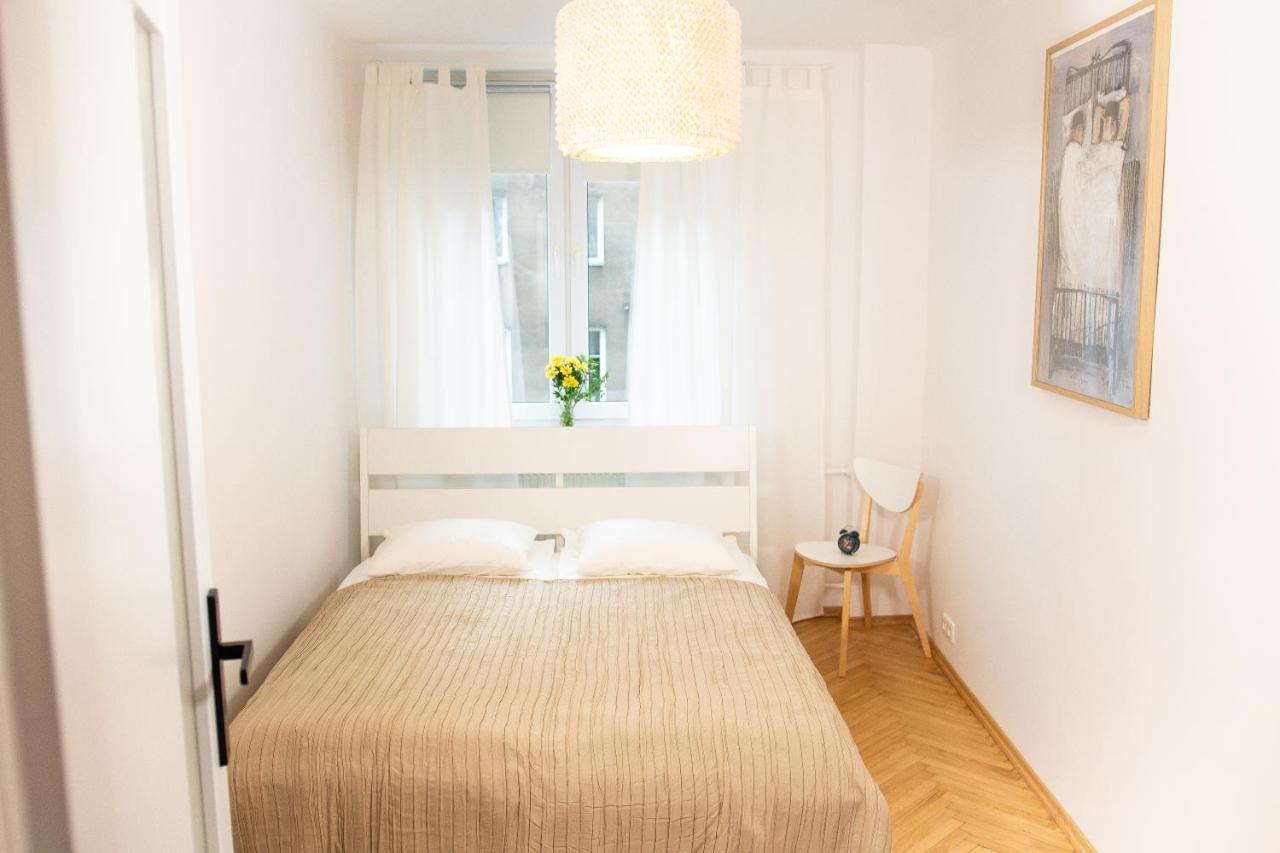شقة وارسو  في Wilcza Apartament المظهر الخارجي الصورة