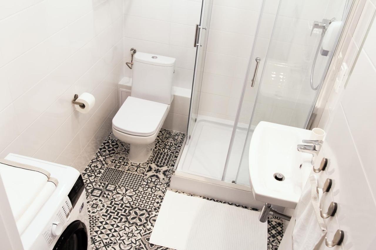 شقة وارسو  في Wilcza Apartament المظهر الخارجي الصورة